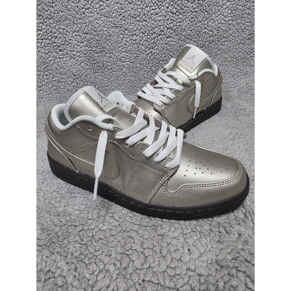 WOMENS AIR JORDAN 1 LOW SE METALLIC ZINC-SUMMIT WHITE HQ3529-099 SIZE 8.5 - Picture 4 of 16